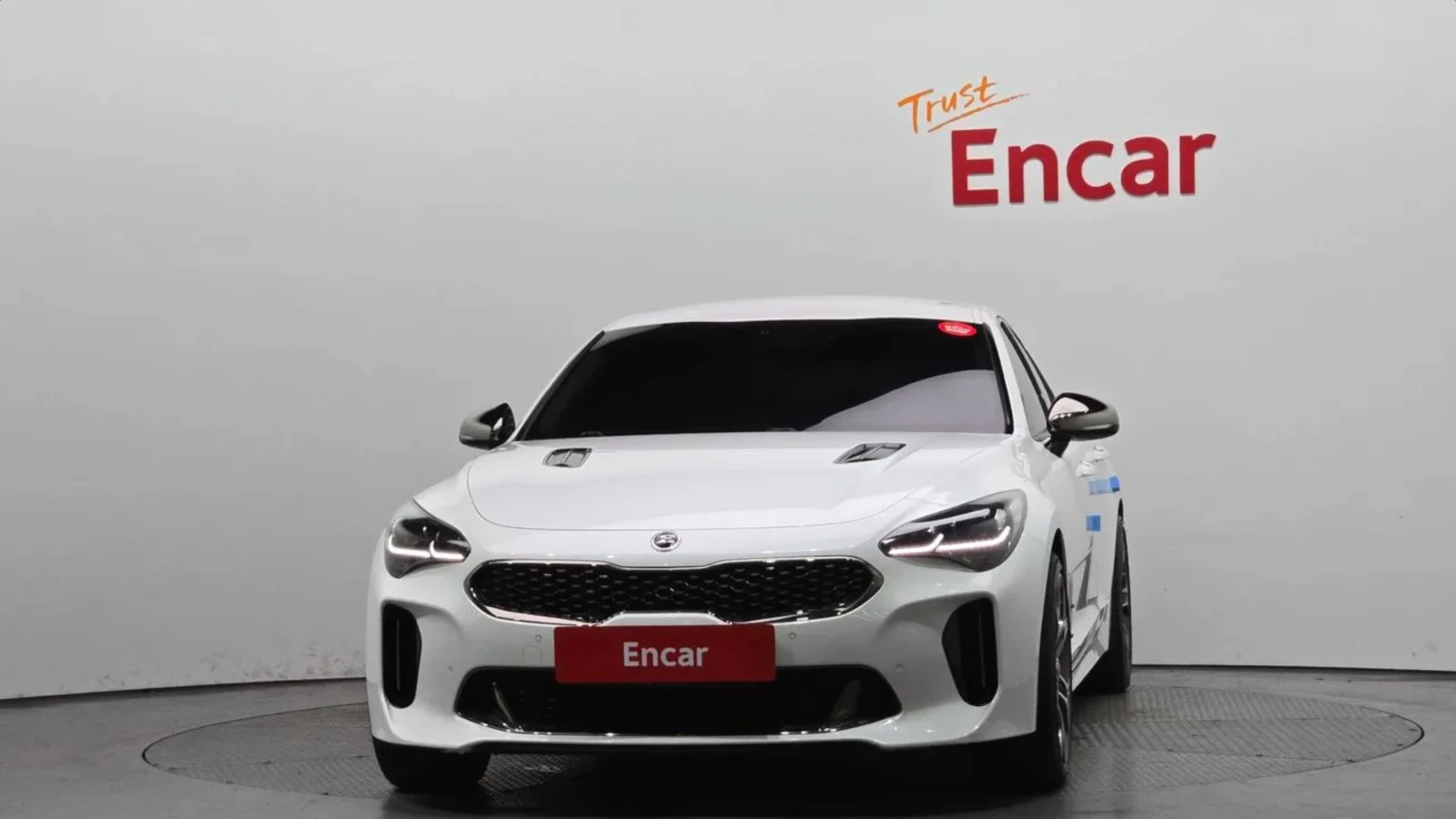 Kia Stinger 3.3 AWD MASTERS | ПОДГРЕВ | ОБДУХВАНЕ, снимка 2 - Автомобили и джипове - 54753059