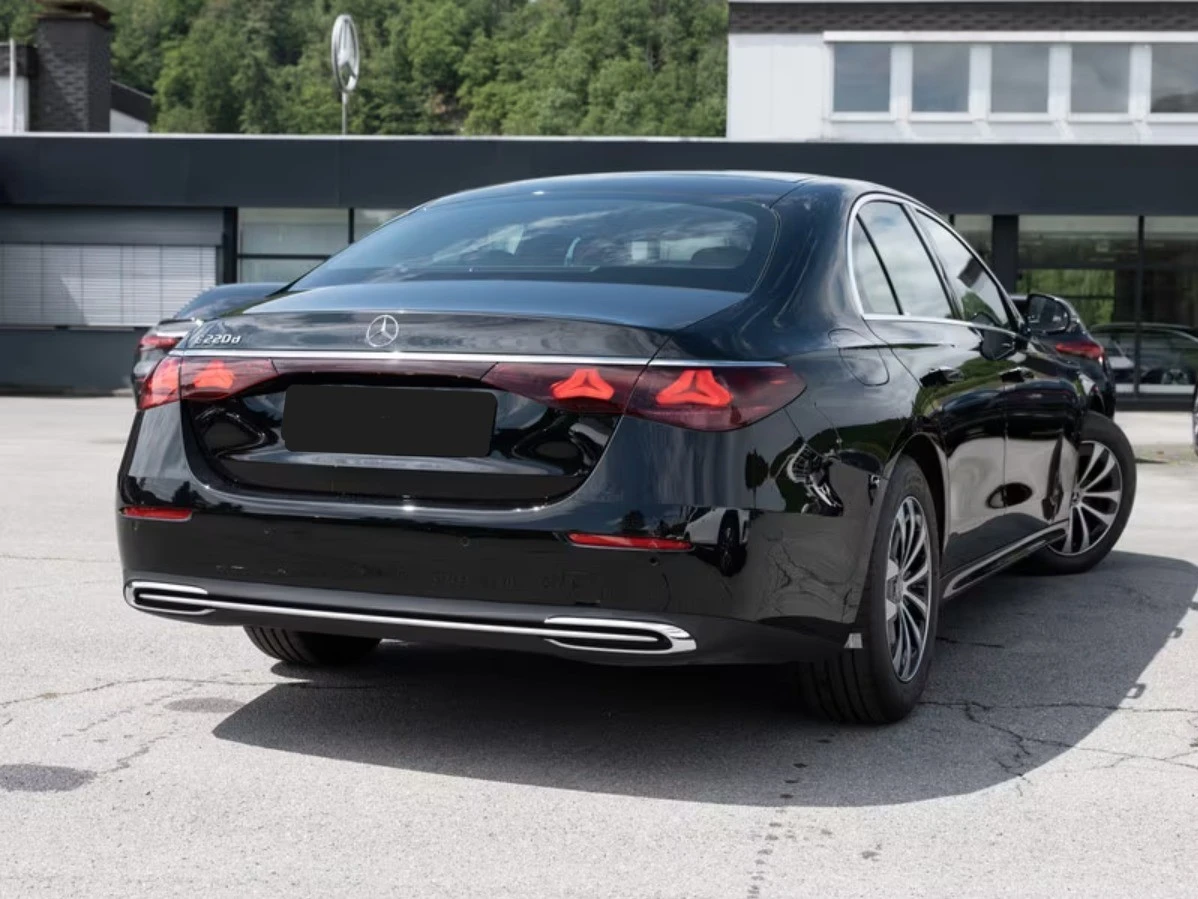 Mercedes-Benz E 220 d* Avantgarde* DigitalLight* 360, снимка 2 - Автомобили и джипове - 55295799