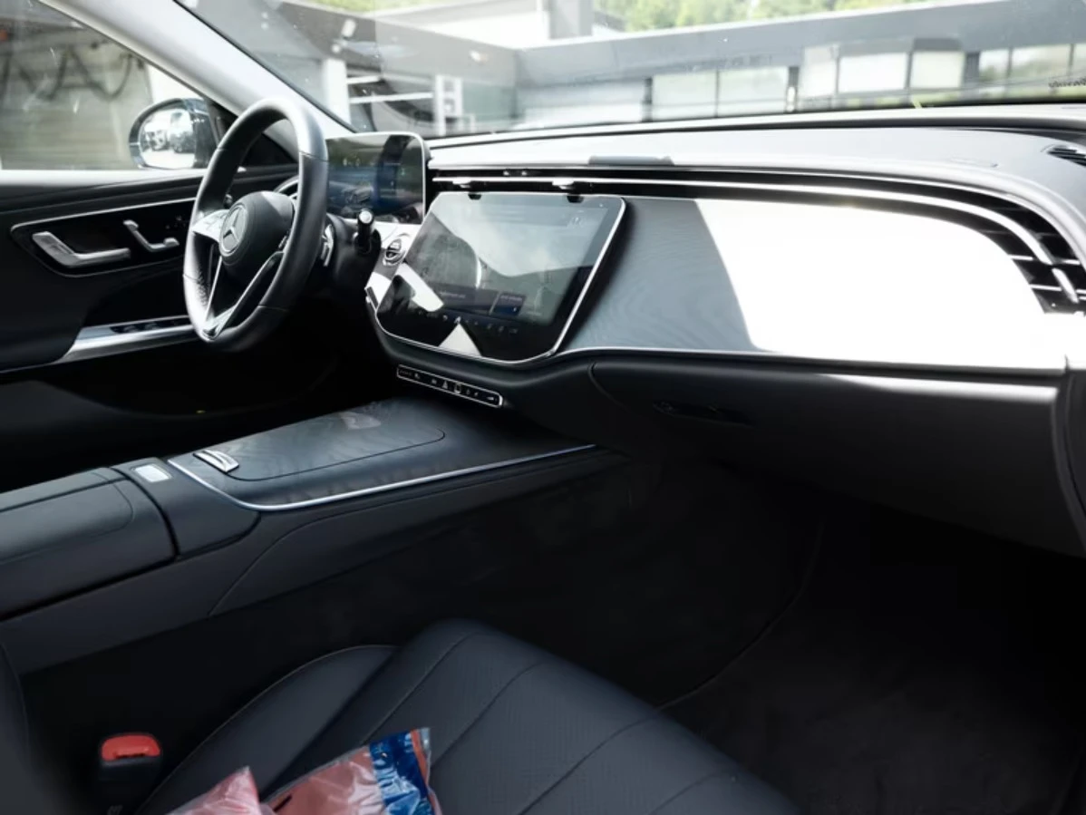Mercedes-Benz E 220 d* Avantgarde* DigitalLight* 360, снимка 3 - Автомобили и джипове - 55295799