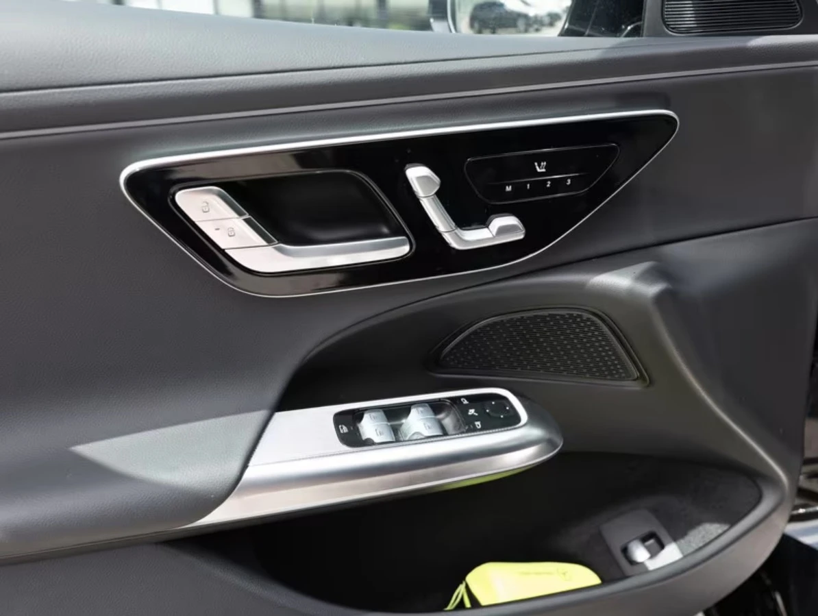 Mercedes-Benz E 220 d* Avantgarde* DigitalLight* 360, снимка 7 - Автомобили и джипове - 55295799