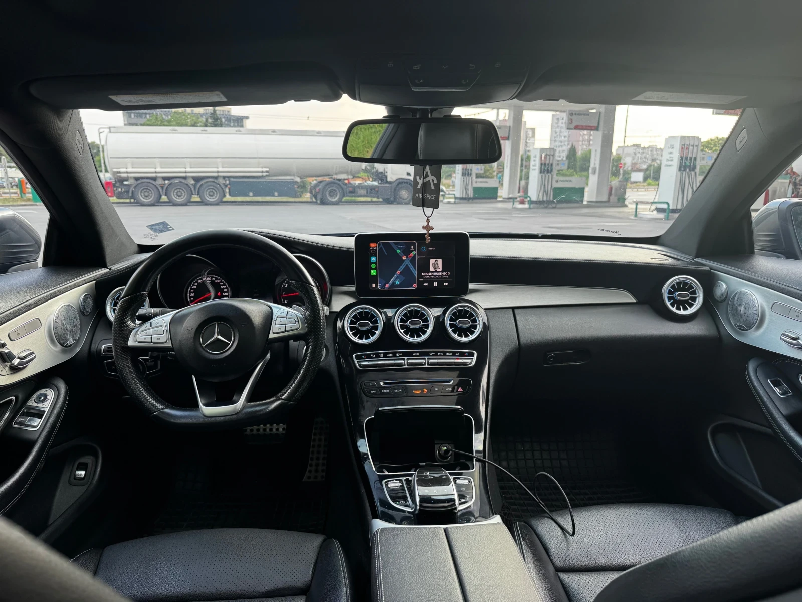 Mercedes-Benz C 300, снимка 11 - Автомобили и джипове - 55354548