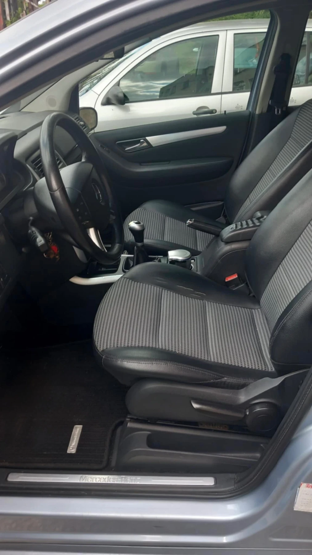 Mercedes-Benz B 180, снимка 4 - Автомобили и джипове - 55436415