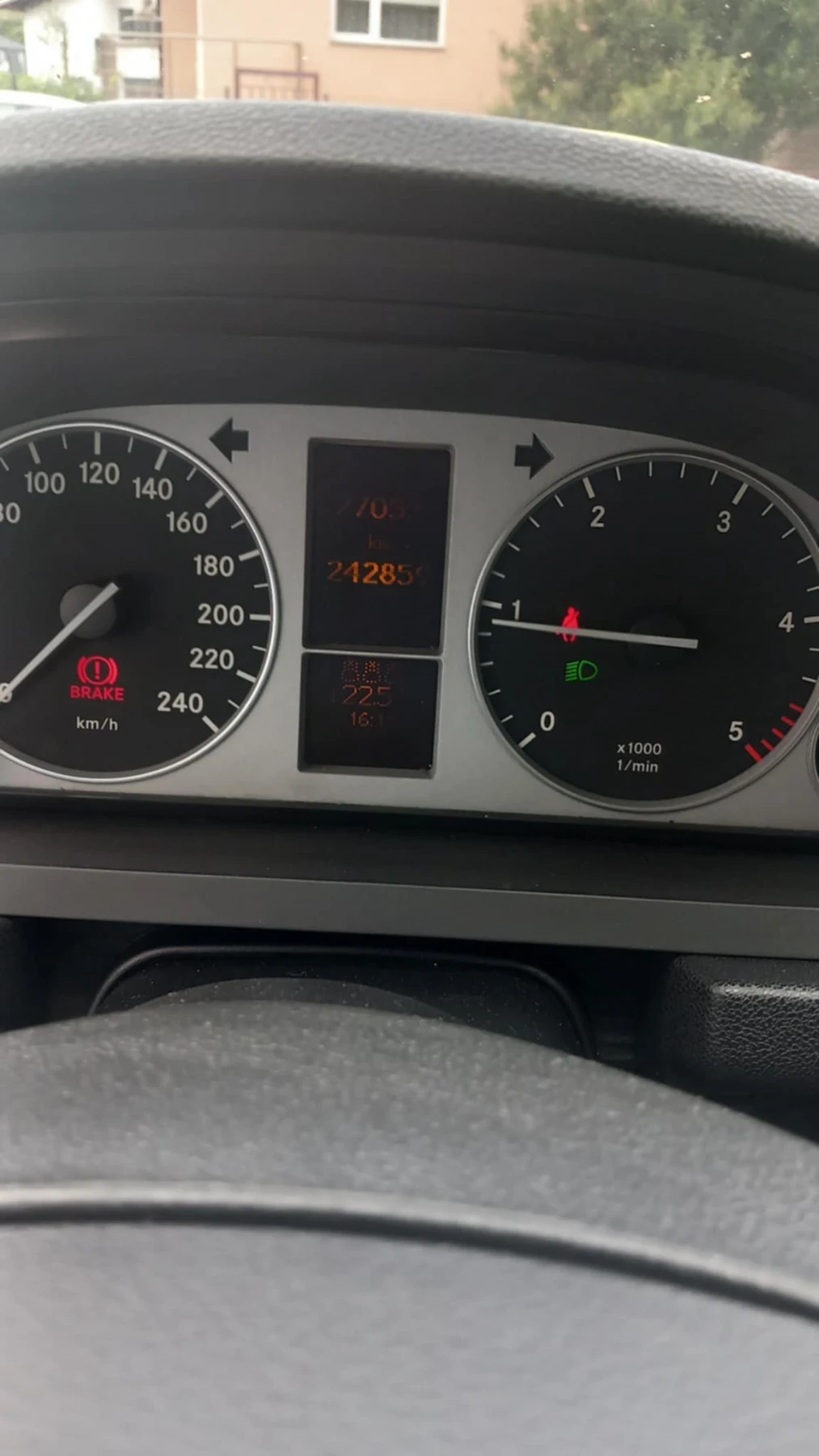 Mercedes-Benz B 180, снимка 2 - Автомобили и джипове - 55436415