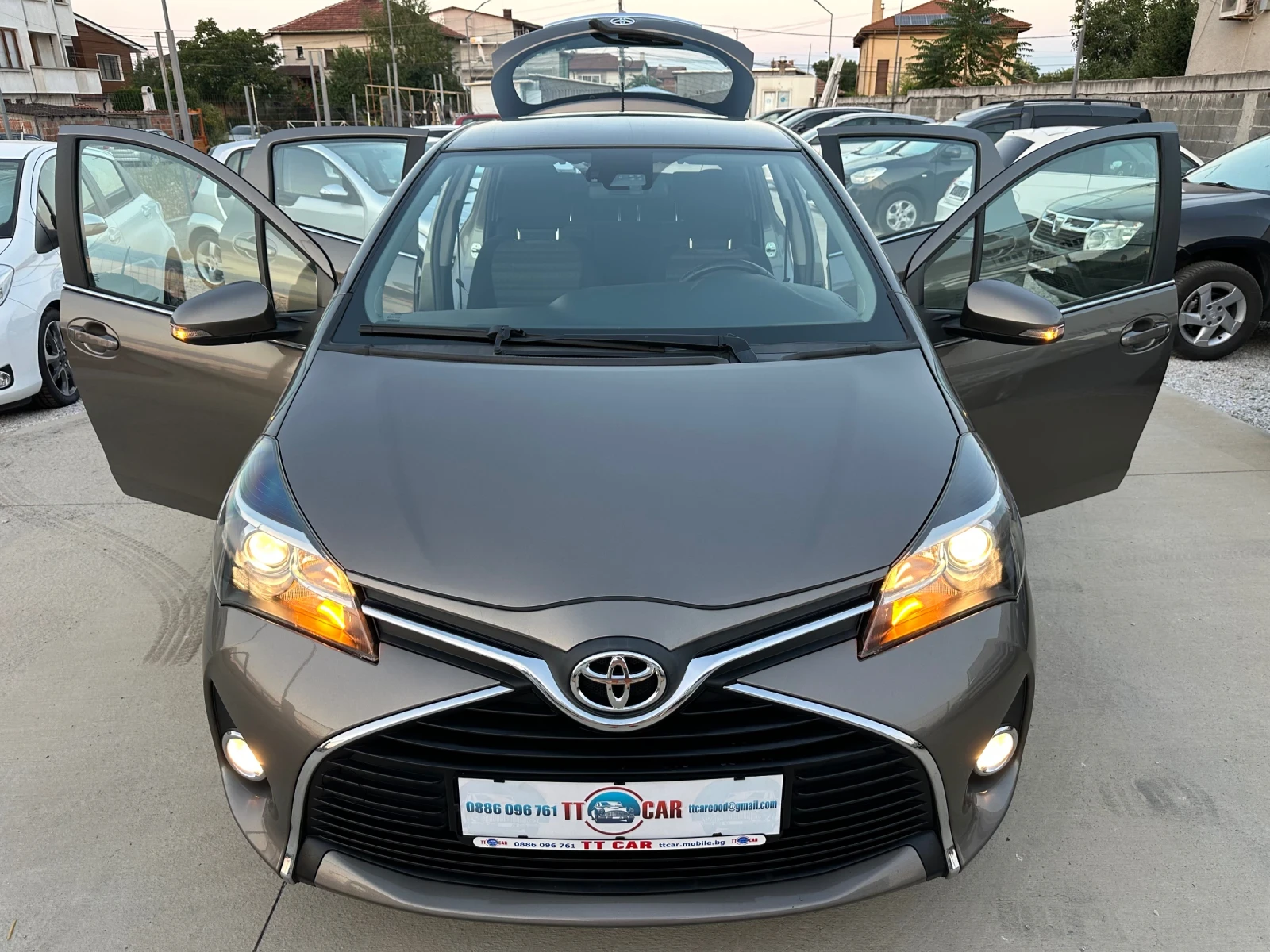 Toyota Yaris 1.0i Камера! Клима!Отлично състояние!, снимка 7 - Автомобили и джипове - 55566077