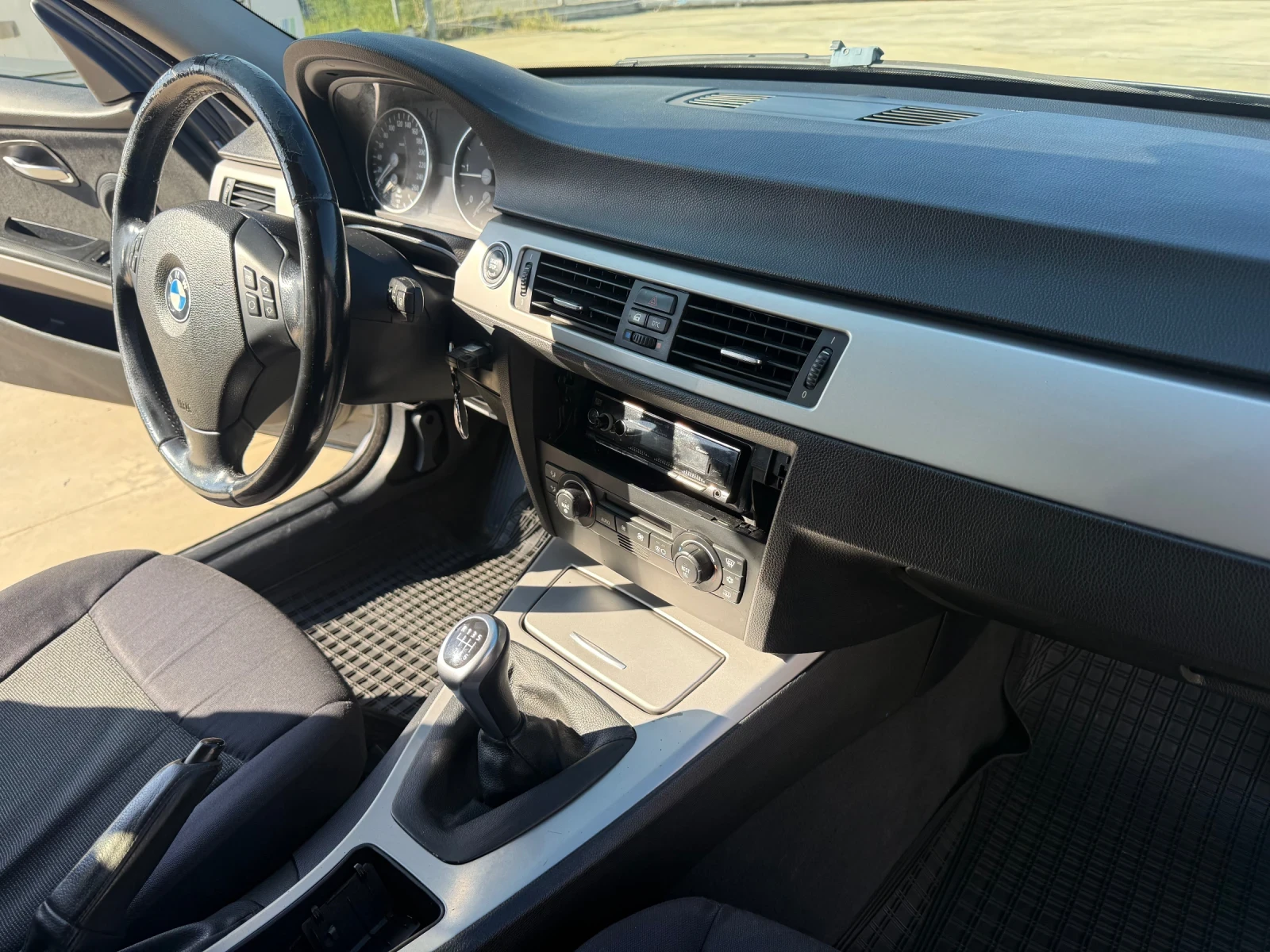 BMW 320, снимка 11 - Автомобили и джипове - 56191940