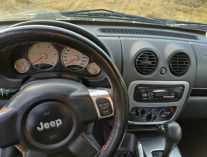 Jeep Cherokee, снимка 12 - Автомобили и джипове - 46016743