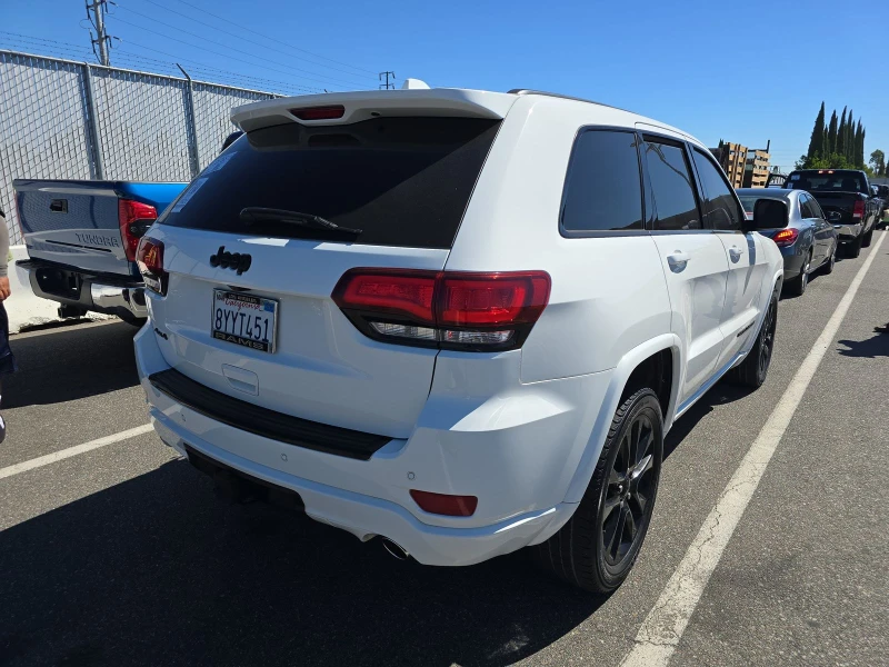 Jeep Grand cherokee ALTITUDE EDITION* 8ZF* REMOTE START* KEYLESS, снимка 4 - Автомобили и джипове - 48379562