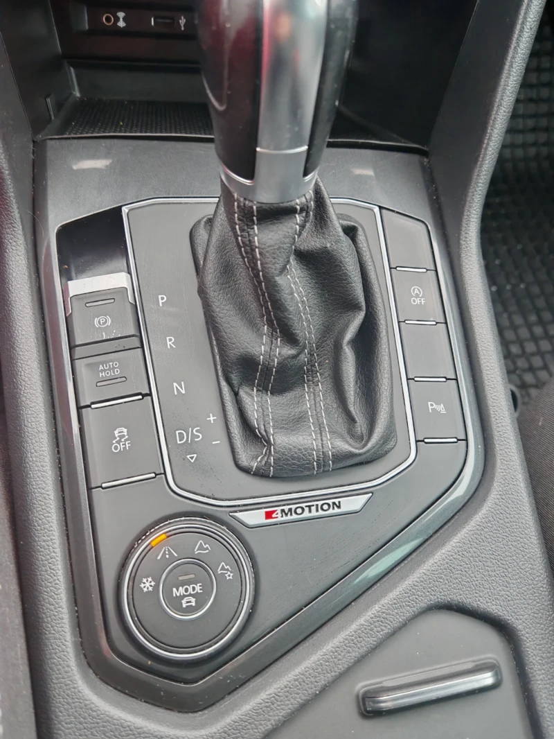 VW Tiguan, снимка 8 - Автомобили и джипове - 52859382