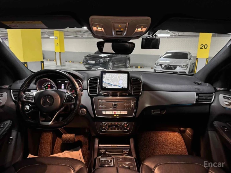 Mercedes-Benz GLE 350, снимка 8 - Автомобили и джипове - 53205383