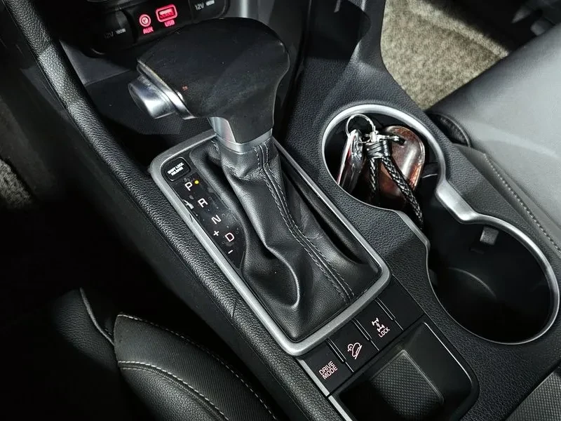 Kia Sportage 2.0 CRDi 4WD, снимка 9 - Автомобили и джипове - 54276678