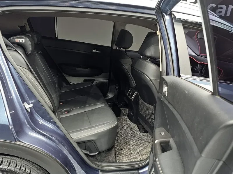 Kia Sportage 2.0 CRDi 4WD, снимка 13 - Автомобили и джипове - 54276678