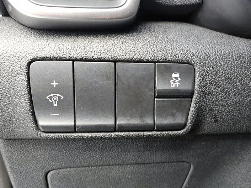 Kia Sportage 2.0 CRDi 4WD, снимка 17 - Автомобили и джипове - 54276678