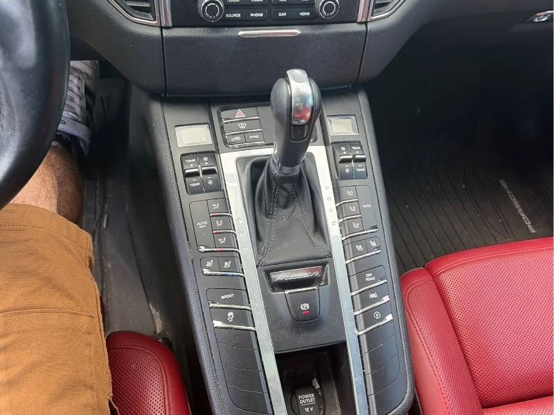 Porsche Macan * S * 2 КЛЮЧА * ОБДУХВАНЕ * CARFAX * ЛИЦЕНЗИРАН ДИ, снимка 12 - Автомобили и джипове - 55547338