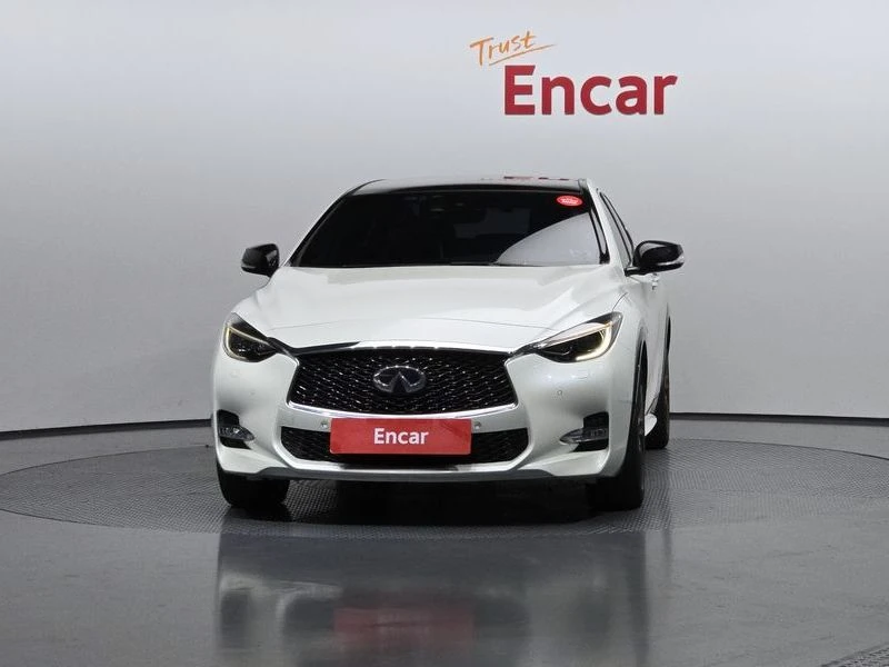Infiniti Q30 2.0 Automatic, снимка 2 - Автомобили и джипове - 55597584