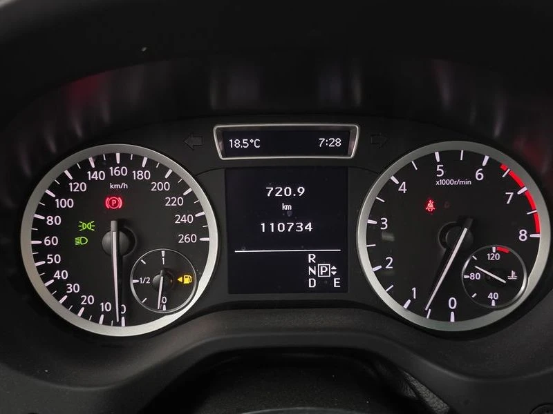 Infiniti Q30 2.0 Automatic, снимка 12 - Автомобили и джипове - 55597584