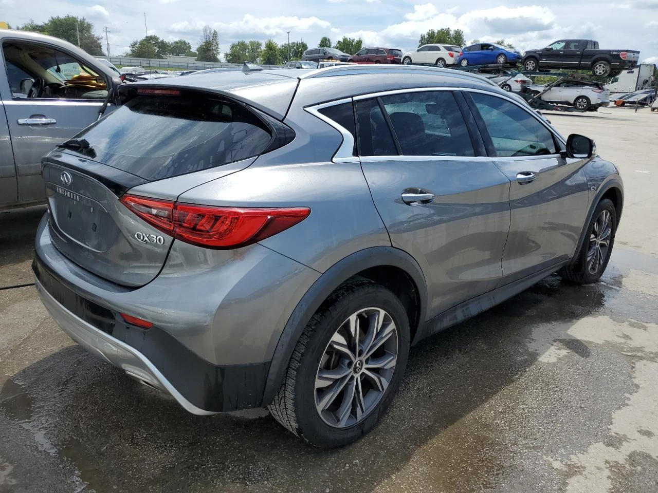 Infiniti QX30 BASE 4X4 2.0T - изображение 4