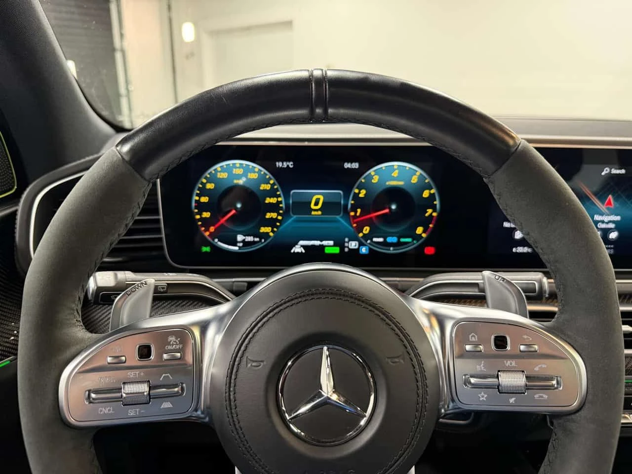 Mercedes-Benz GLE 63 S AMG 4MATIC+ * 3D BURMESTER* CARBON* 360* ОБДУХВАНЕ* ВА, снимка 17 - Автомобили и джипове - 54585309