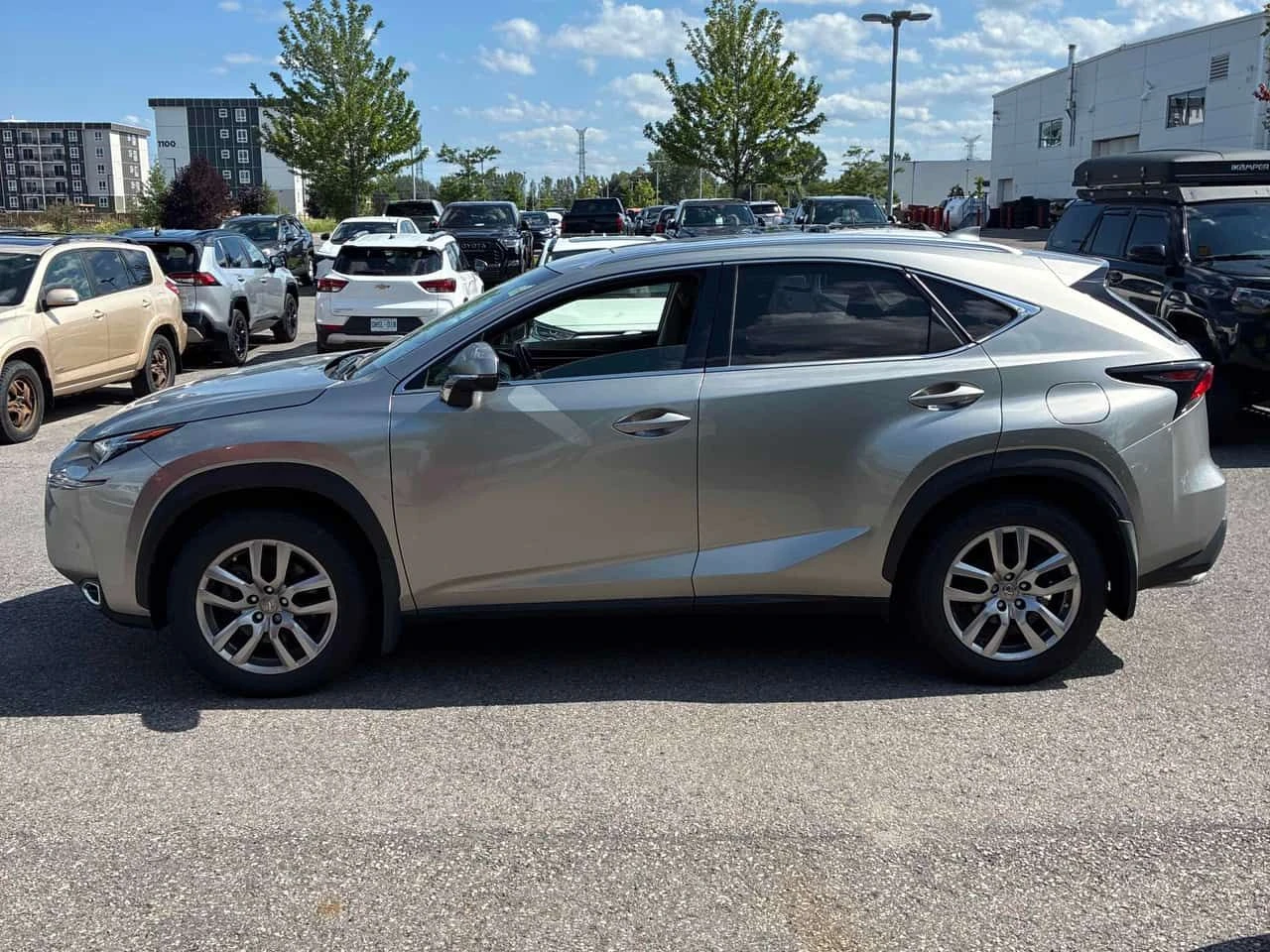 Lexus NX 200t * AWD 4dr * АВТОКРЕДИТ БЕЗ ПЪРВОНАЧАЛНА ВНОСКА* , снимка 2 - Автомобили и джипове - 55615057