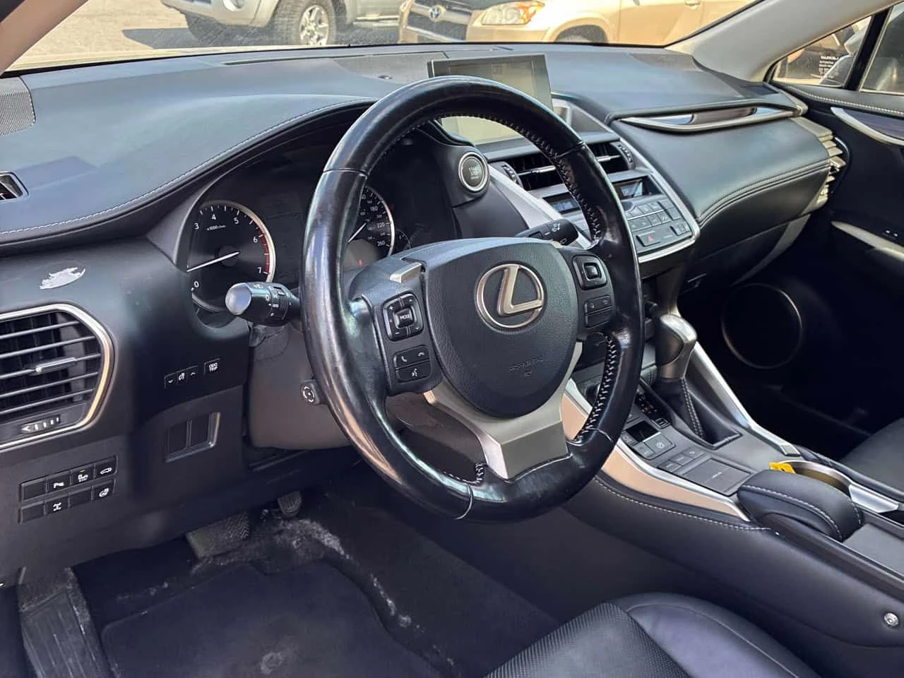 Lexus NX 200t * AWD 4dr * АВТОКРЕДИТ БЕЗ ПЪРВОНАЧАЛНА ВНОСКА* , снимка 5 - Автомобили и джипове - 55615057