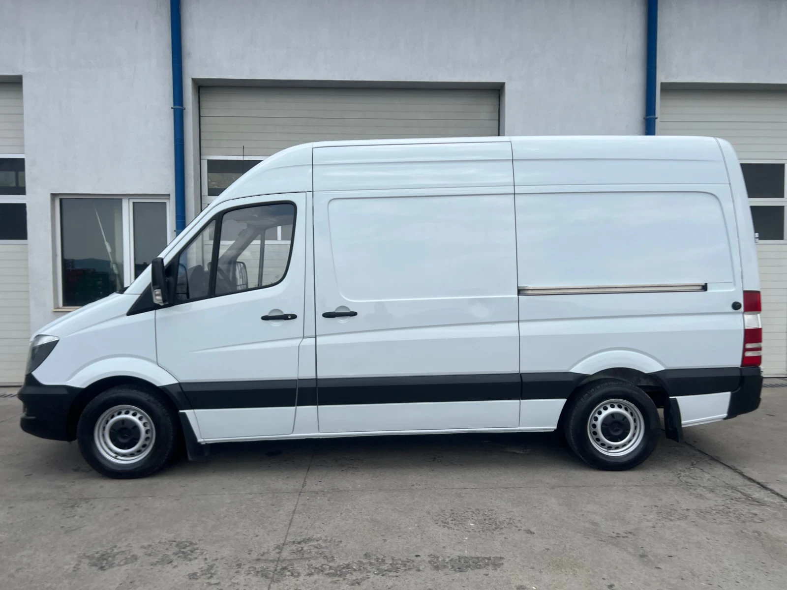 Mercedes-Benz Sprinter L2H2 / 316 / Климатроник / Две странични врати - изображение 4