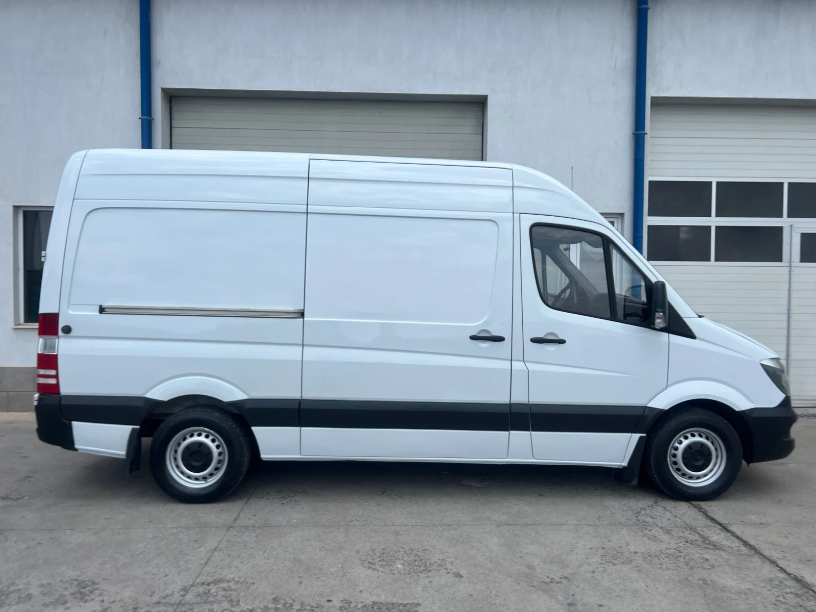 Mercedes-Benz Sprinter L2H2 / 316 / Климатроник / Две странични врати - изображение 8