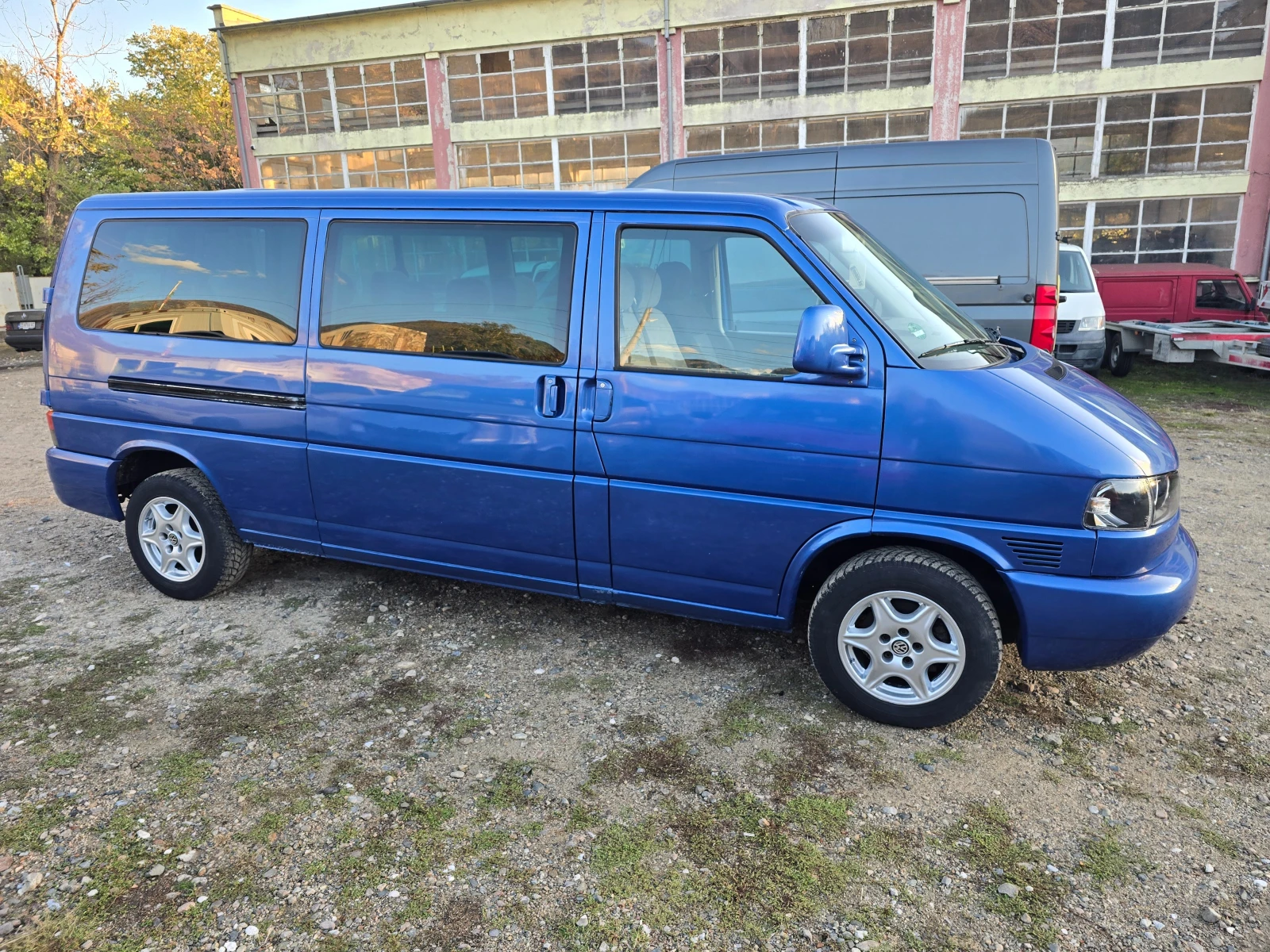 VW T4 Каравеле 2.5 тди - изображение 4