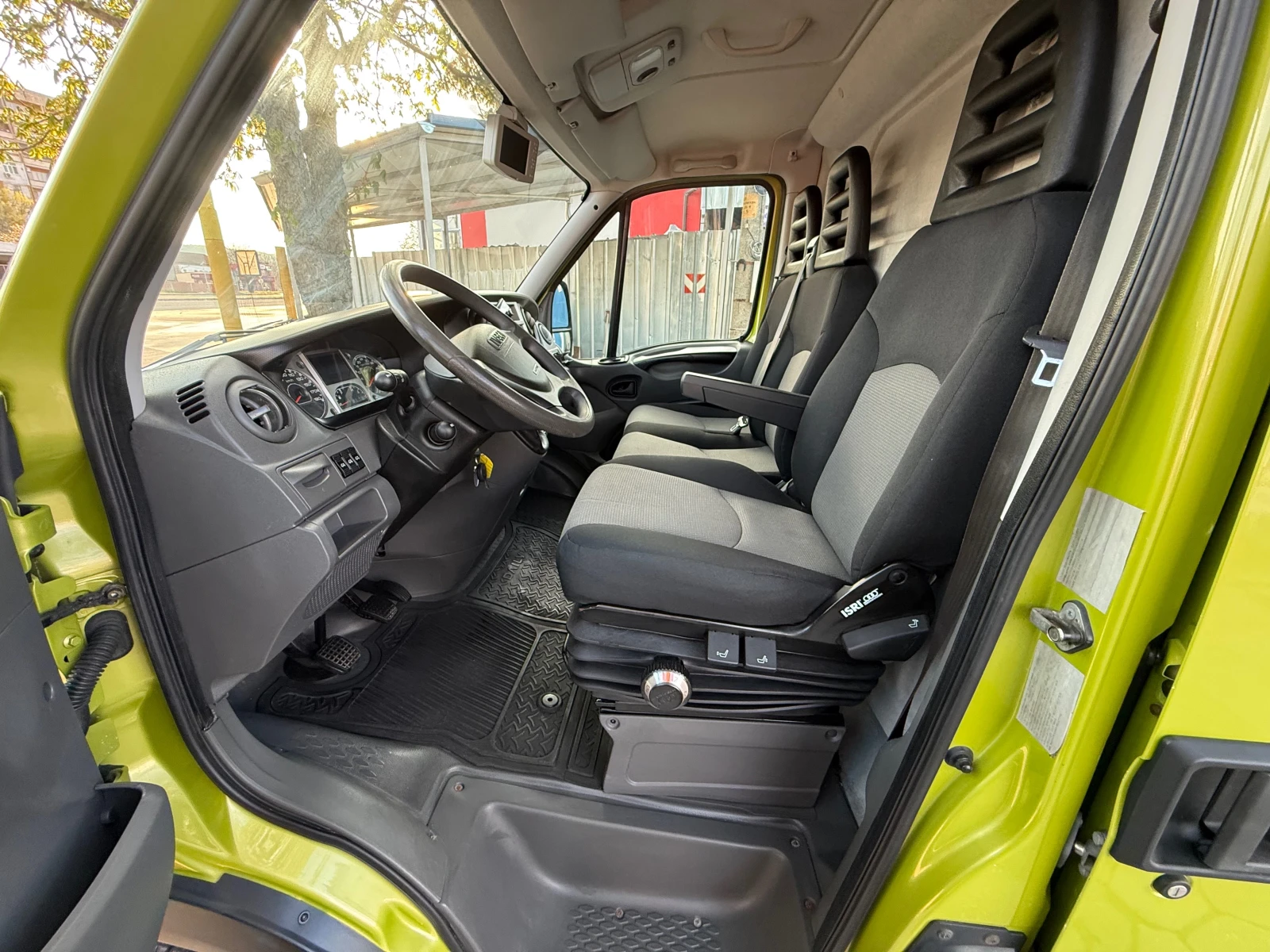 Iveco Daily 35S14 3.0 D, снимка 9 - Бусове и автобуси - 54239278