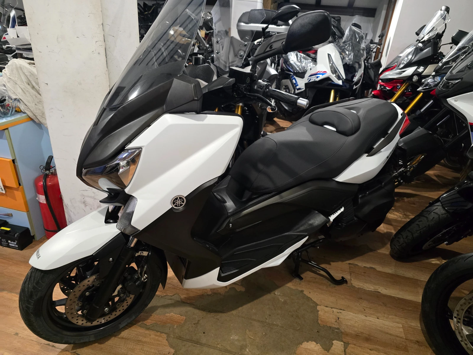 Yamaha X-max 400   9752км!!!!!!, снимка 2 - Мотоциклети и мототехника - 54238094