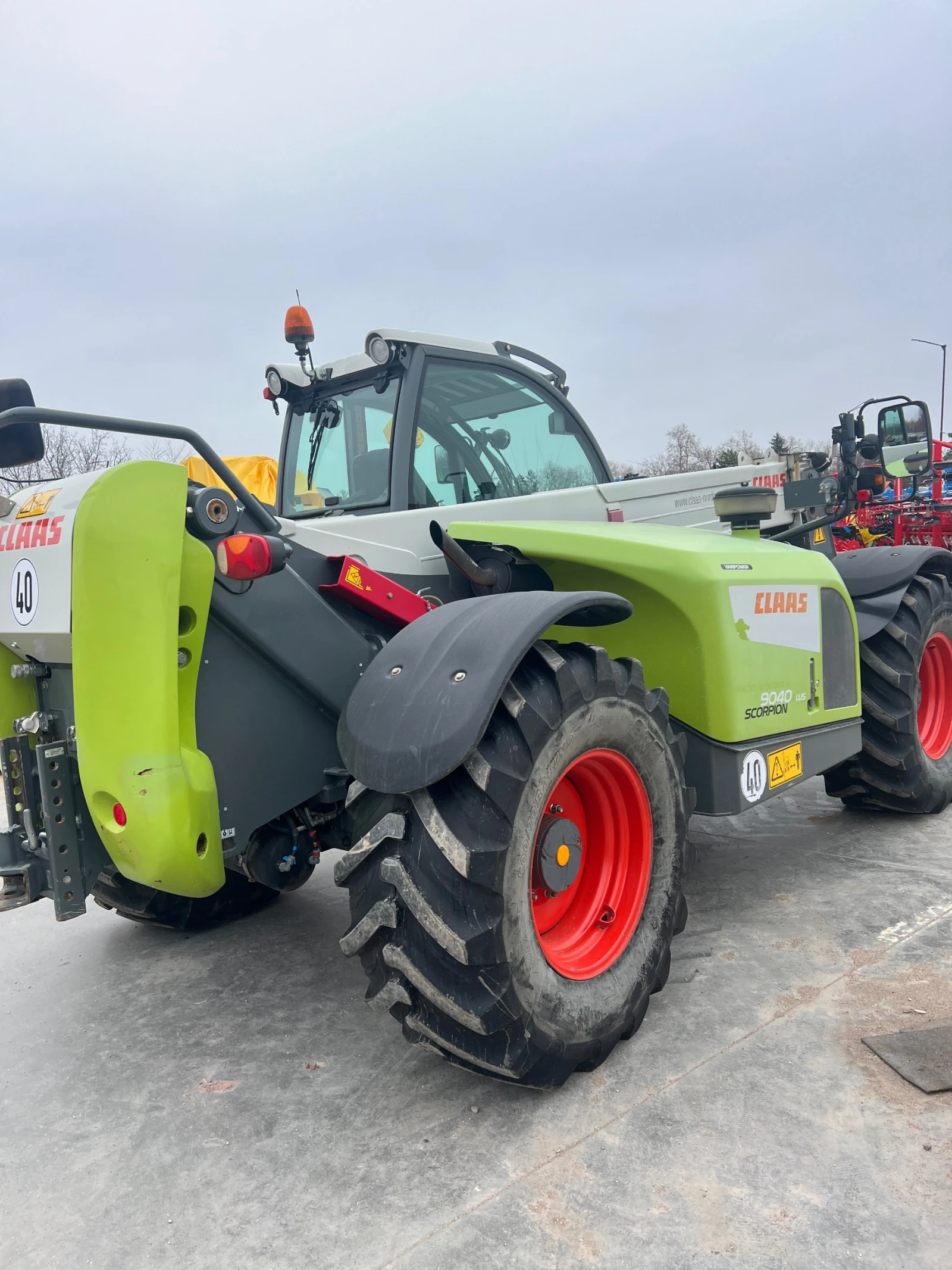 Телескопичен товарач Claas Scorpion 9040 plus  - изображение 4