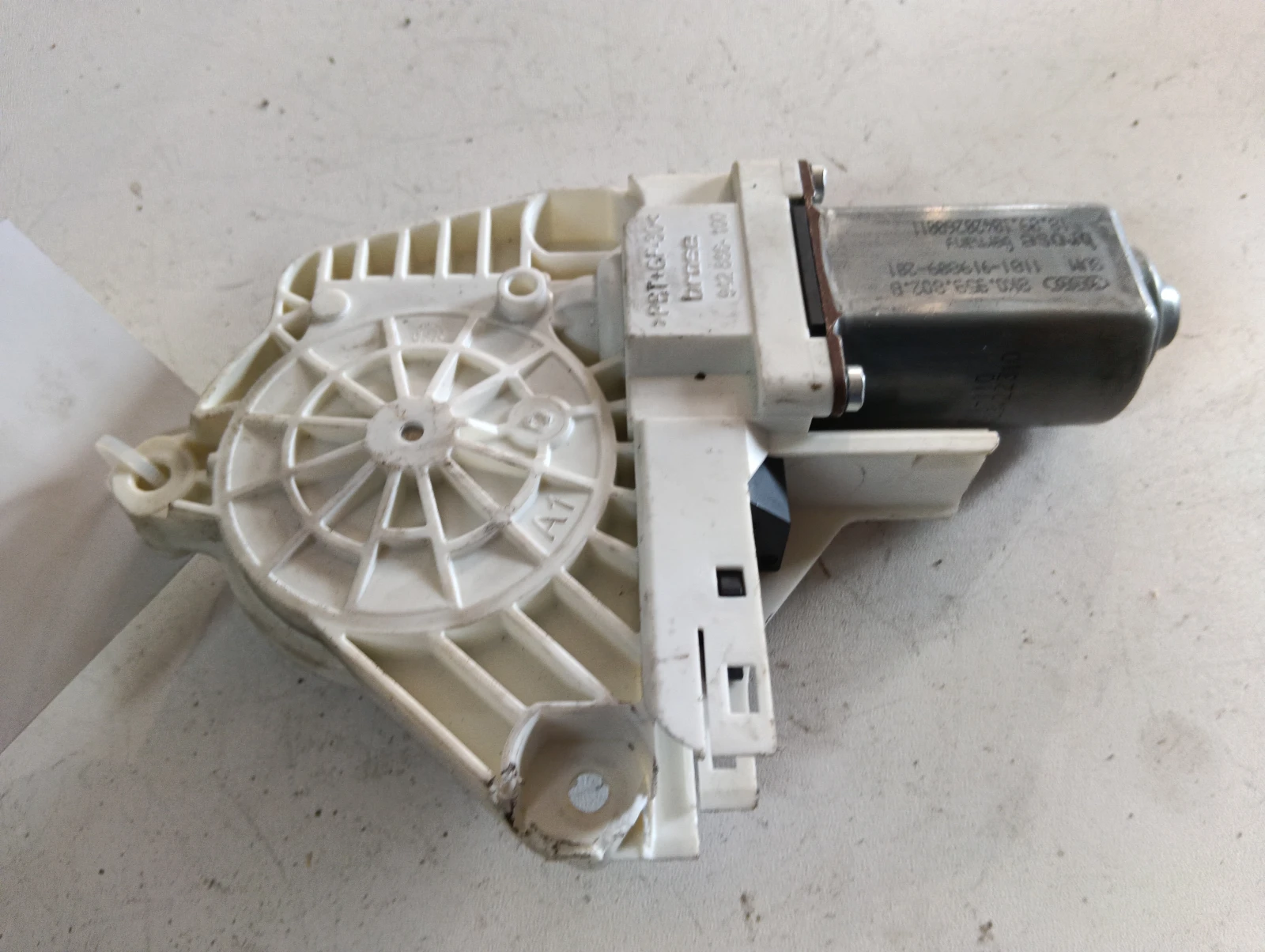 ел.машинка за предно дясно 8K0959802B Audi A7