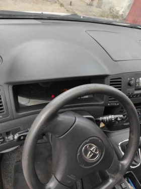 Обява за продажба на Toyota Corolla verso ~5 200 лв. - изображение 9