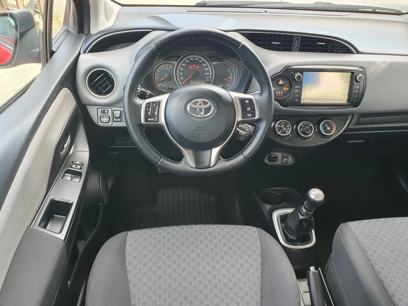 Toyota Yaris 1.33i (99hp) NAVI CAMERA, снимка 8 - Автомобили и джипове - 46118480