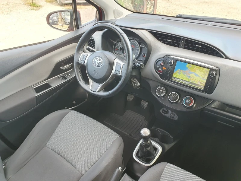 Toyota Yaris 1.33i (99hp) NAVI CAMERA, снимка 7 - Автомобили и джипове - 46118480