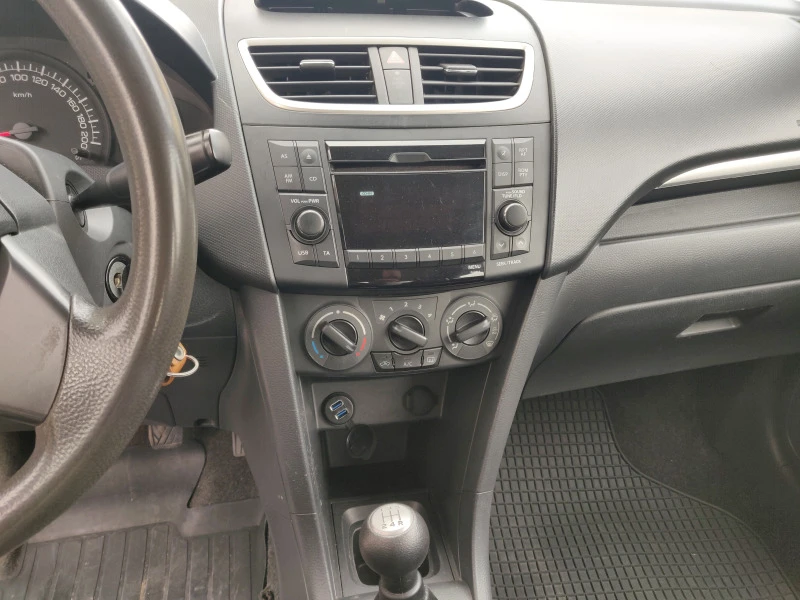 Suzuki Swift 1.2i, снимка 10 - Автомобили и джипове - 48384628