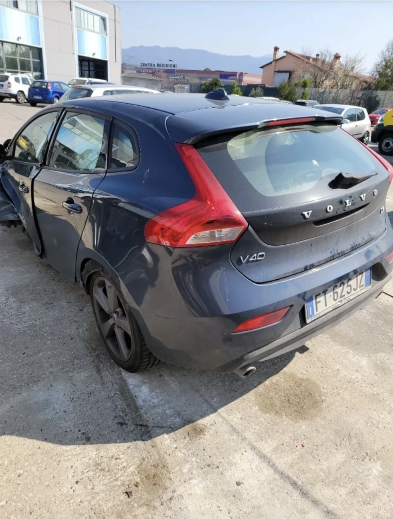 Volvo V40 D2, снимка 4 - Автомобили и джипове - 47358896