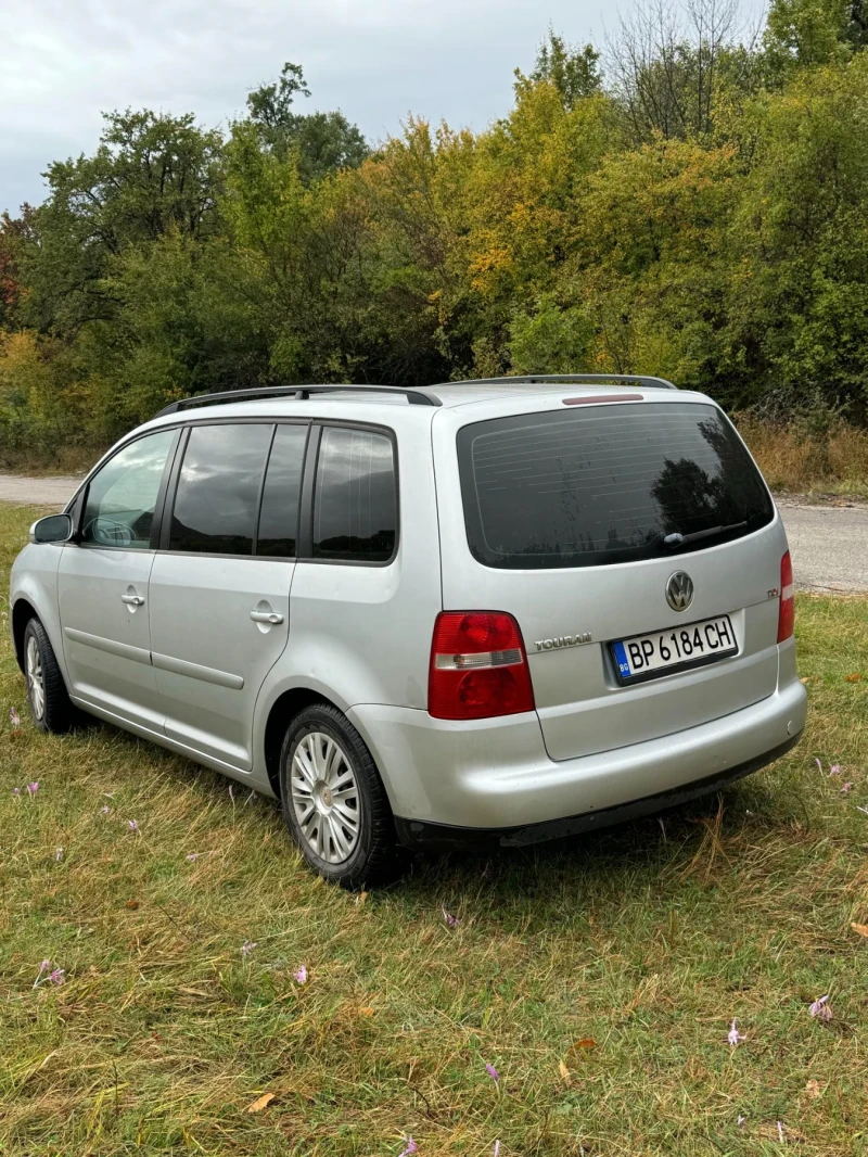 VW Touran, снимка 6 - Автомобили и джипове - 47398104