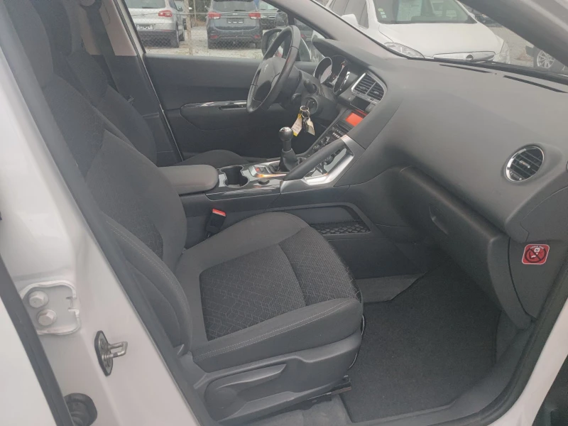 Peugeot 3008 1.6 Active, снимка 9 - Автомобили и джипове - 47412334