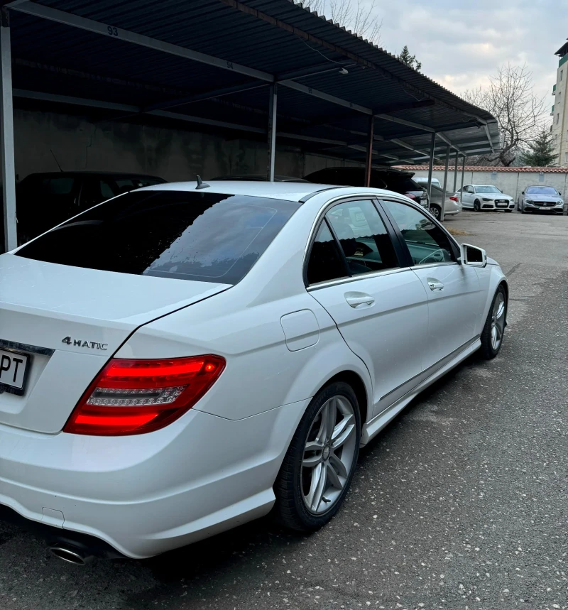 Mercedes-Benz C 300 4 matic, снимка 4 - Автомобили и джипове - 49317575