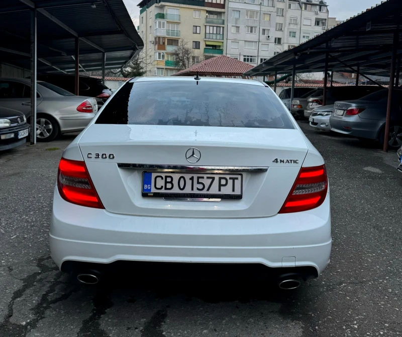 Mercedes-Benz C 300 4 matic, снимка 5 - Автомобили и джипове - 49473727