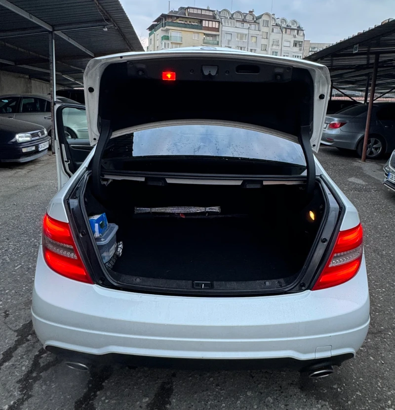 Mercedes-Benz C 300 4 matic, снимка 10 - Автомобили и джипове - 49317575