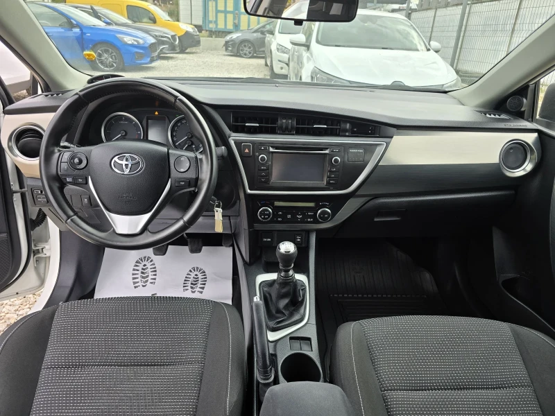 Toyota Auris 1.4 D4D 90kc EURO 5B, снимка 11 - Автомобили и джипове - 51901131