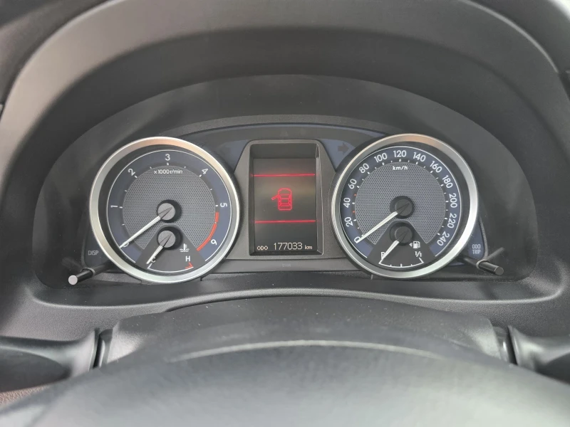 Toyota Auris 1.4 D4D 90kc EURO 5B, снимка 16 - Автомобили и джипове - 51901131