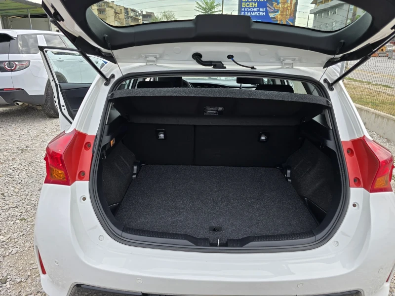Toyota Auris 1.4 D4D 90kc EURO 5B, снимка 14 - Автомобили и джипове - 51901131