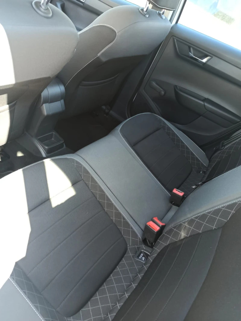 Skoda Fabia, снимка 9 - Автомобили и джипове - 52064873