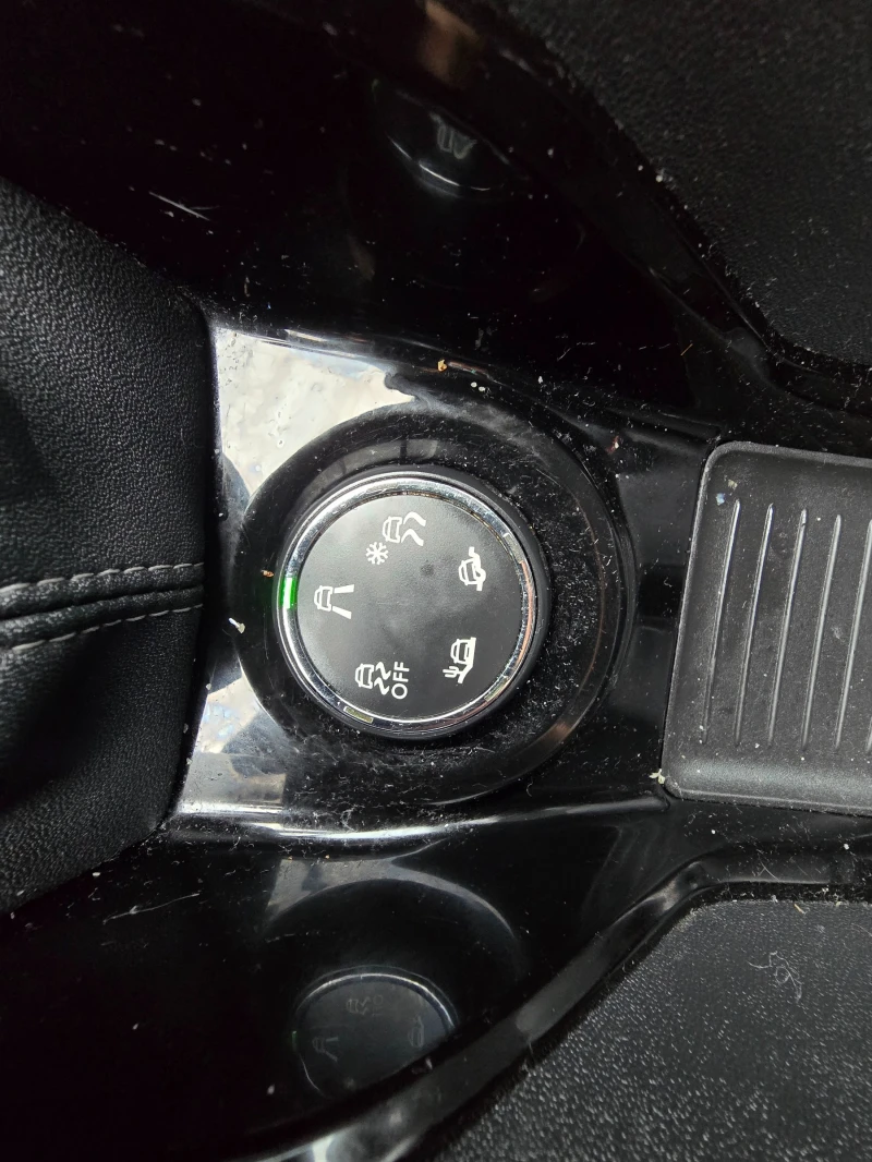 Peugeot 2008 FACELIFT * 1.6HDI* EU6 * KAMERA , снимка 14 - Автомобили и джипове - 53369041