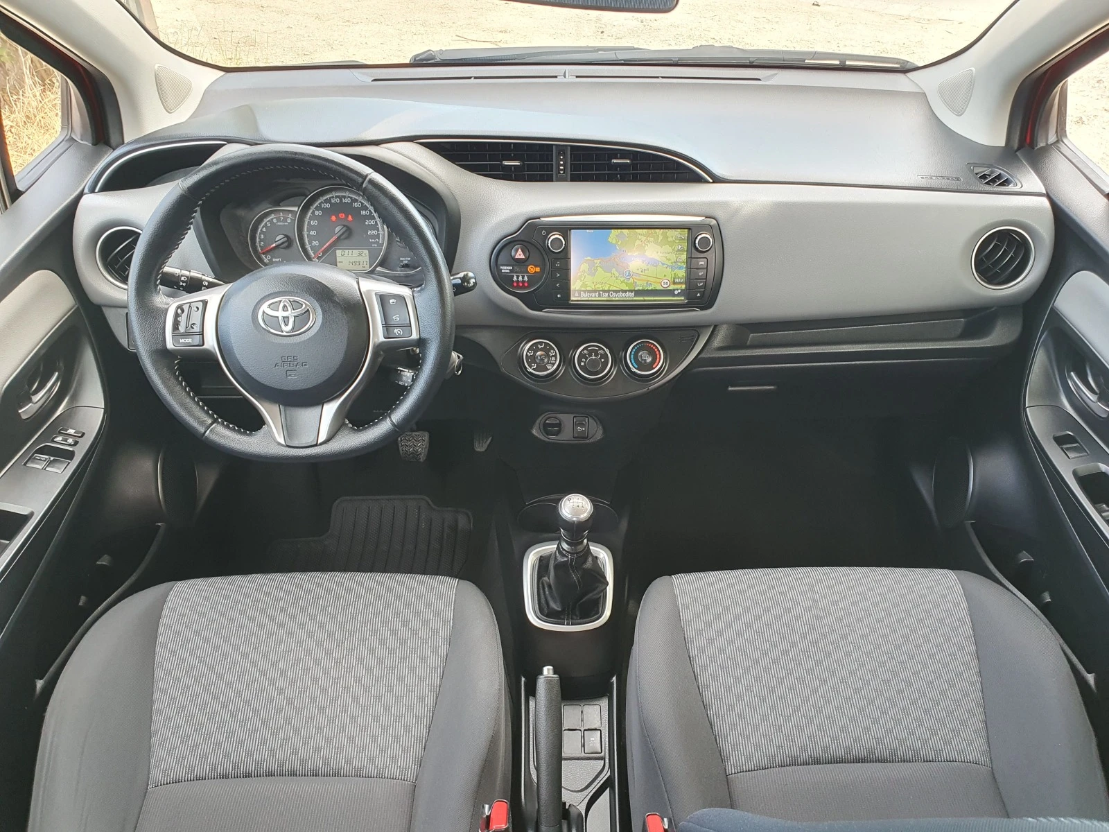 Toyota Yaris 1.33i (99hp) NAVI CAMERA - изображение 10