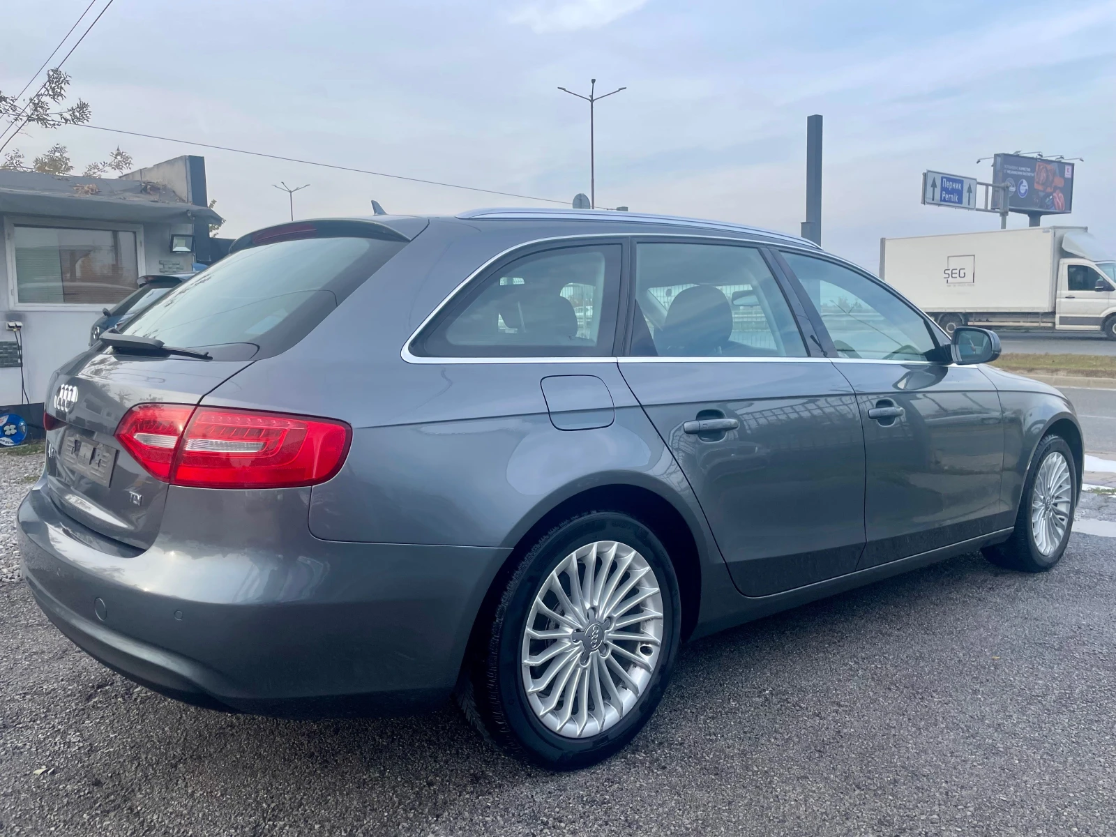 Audi A4 2.0 TDI FACE/AUTOMAT/NAVI - изображение 4