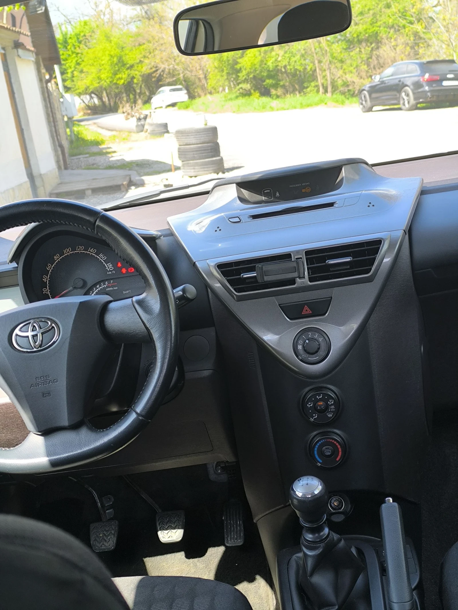 Toyota IQ 1.0 - изображение 6