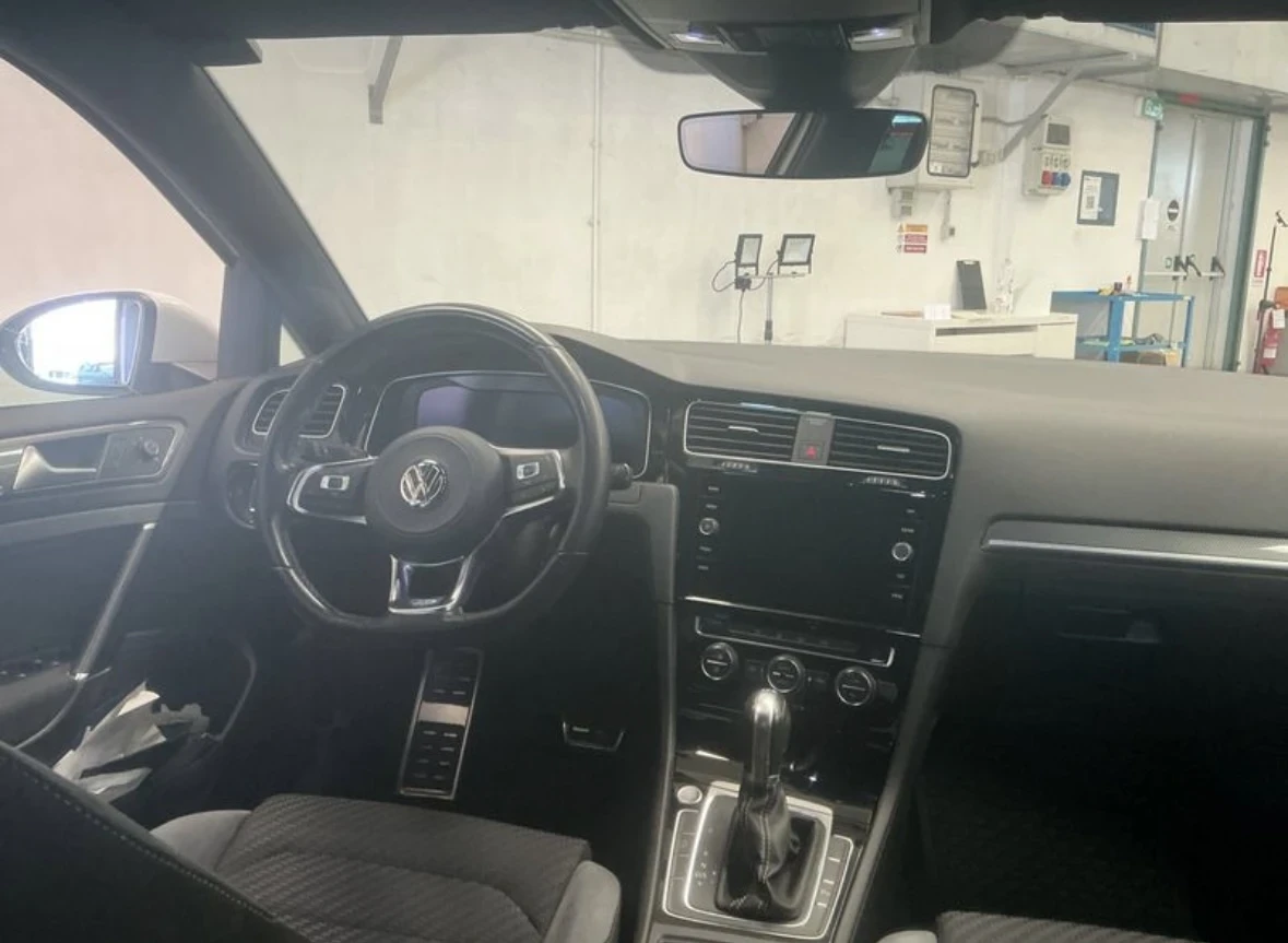VW Golf 1.6TDI R-Line* Digital cockpit* Full Led*  - изображение 4