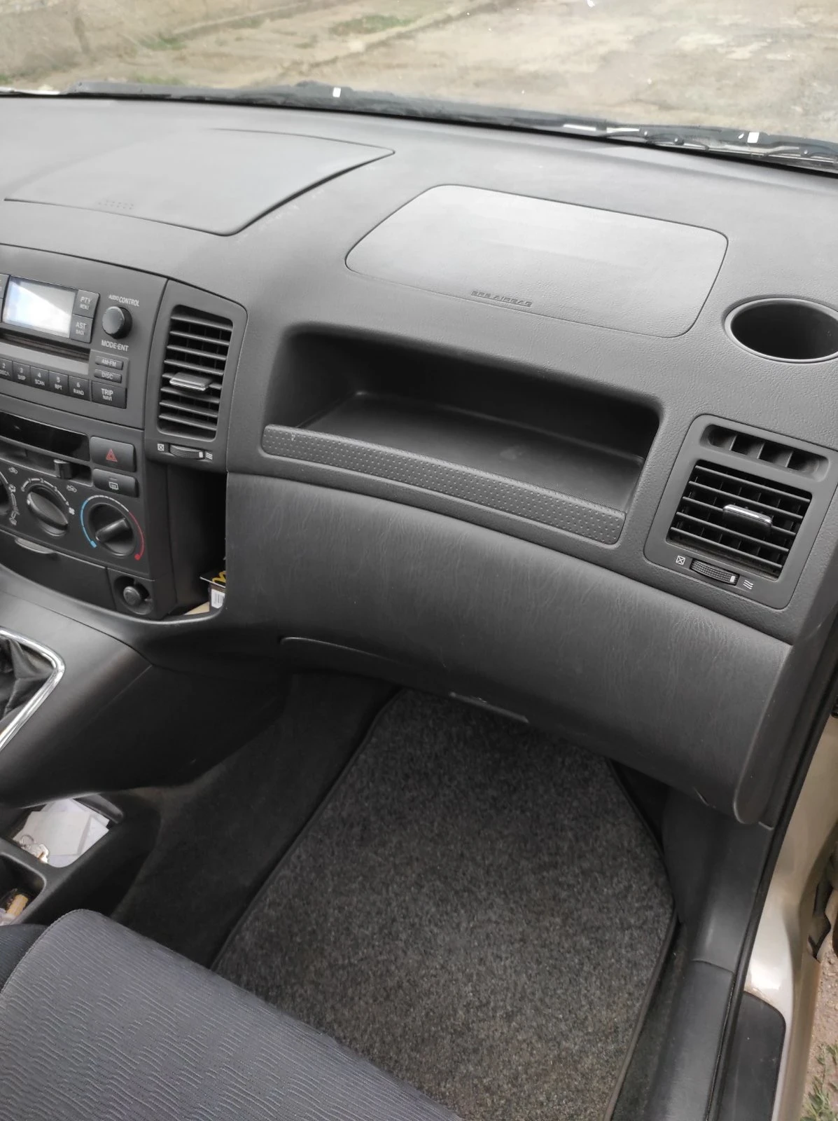 Toyota Corolla verso  - изображение 7